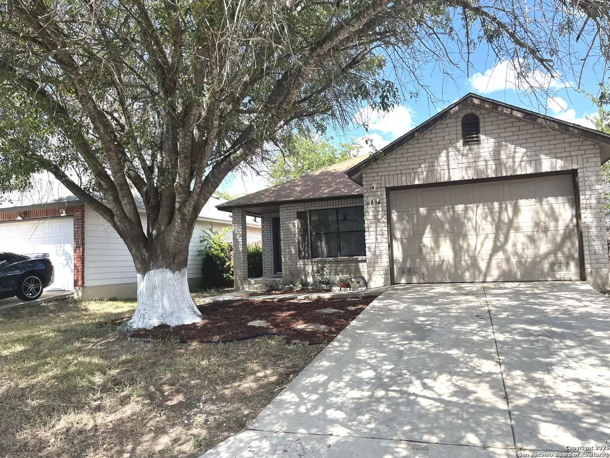 Converse, TX 78109,6834 SAHARASTONE DR
