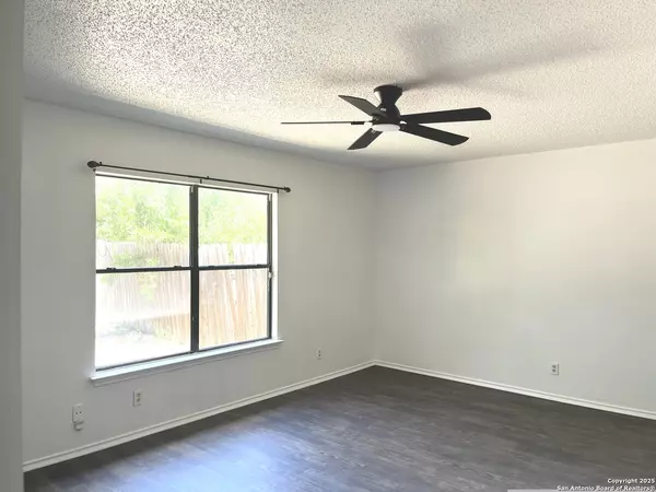 Converse, TX 78109,6834 SAHARASTONE DR