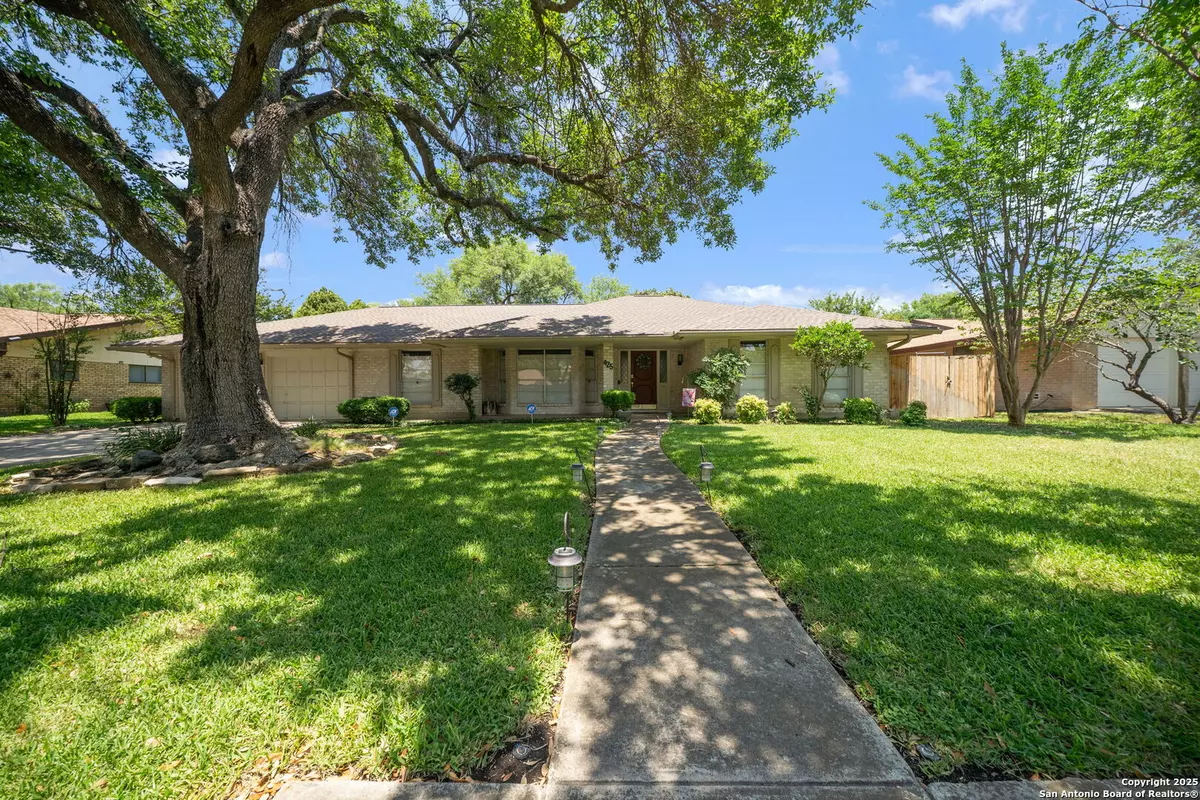 Windcrest, TX 78239,425 Crestwind