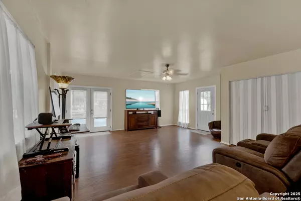 La Vernia, TX 78121,329 Lost Trail Circle