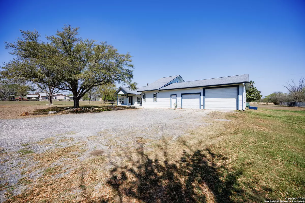 Seguin, TX 78155,641 Weber