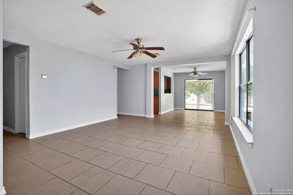San Antonio, TX 78239,6739 Badger Pass