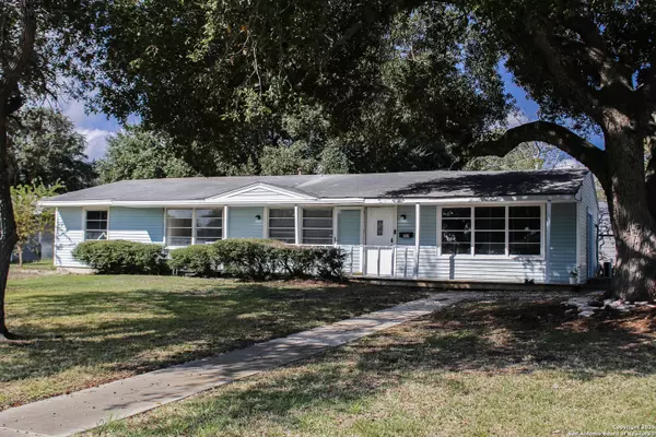 109 Bonham, Port Lavaca, TX 77979