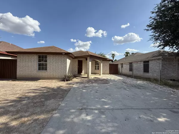 315 Murcia, Laredo, TX 78046