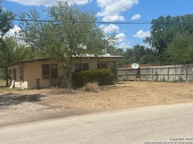Jourdanton, TX 78026,000 WALNUT/WILLOW