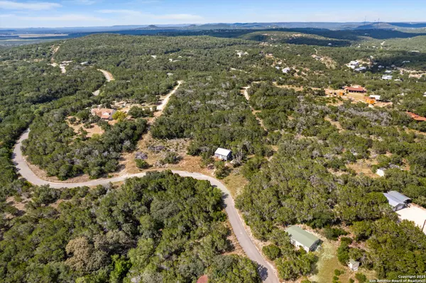 481 Blue Bill Cove, Lakehills, TX 78063