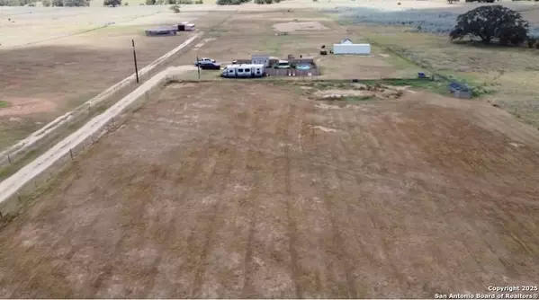 3144 Fm 1922, Floresville, TX 78114