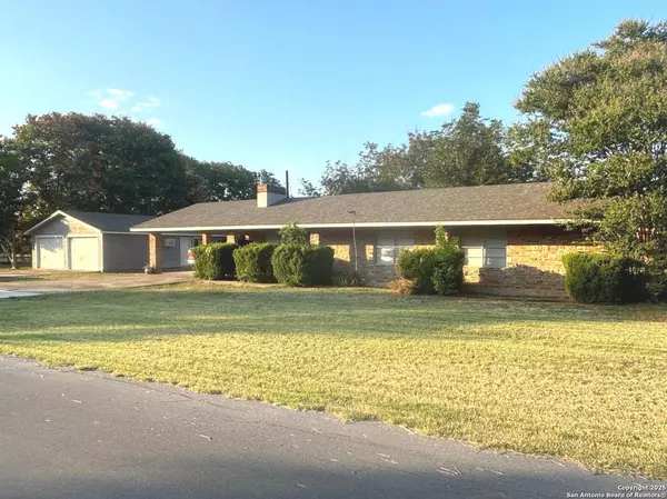 340 Briarwood Ct, San Marcos, TX 78666