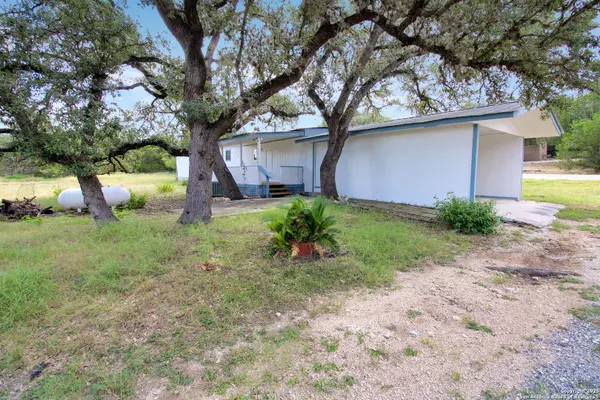 1155 Pecan, Canyon Lake, TX 78133