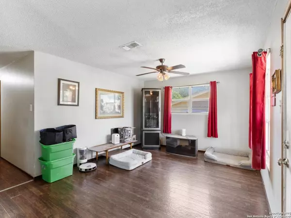 San Antonio, TX 78207,142 Jean