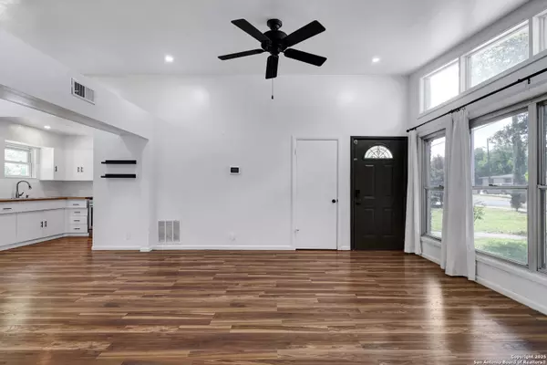 San Antonio, TX 78218,551 Lanark