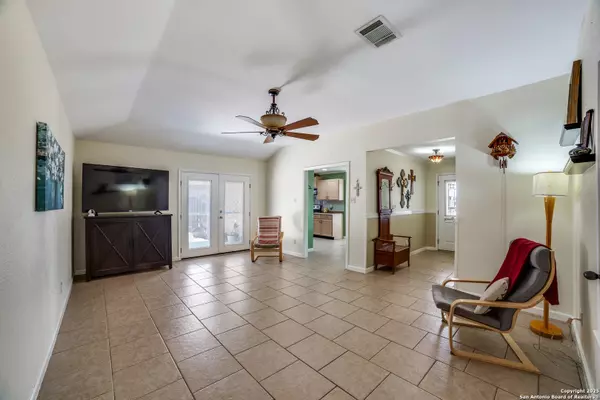 Jourdanton, TX 78026,309 Tamarac