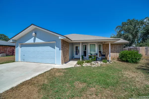 Jourdanton, TX 78026,309 Tamarac