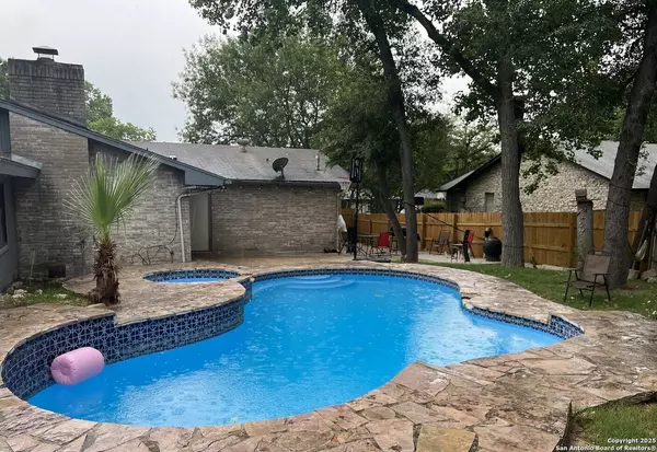 6011 Forest Rdg, San Antonio, TX 78240