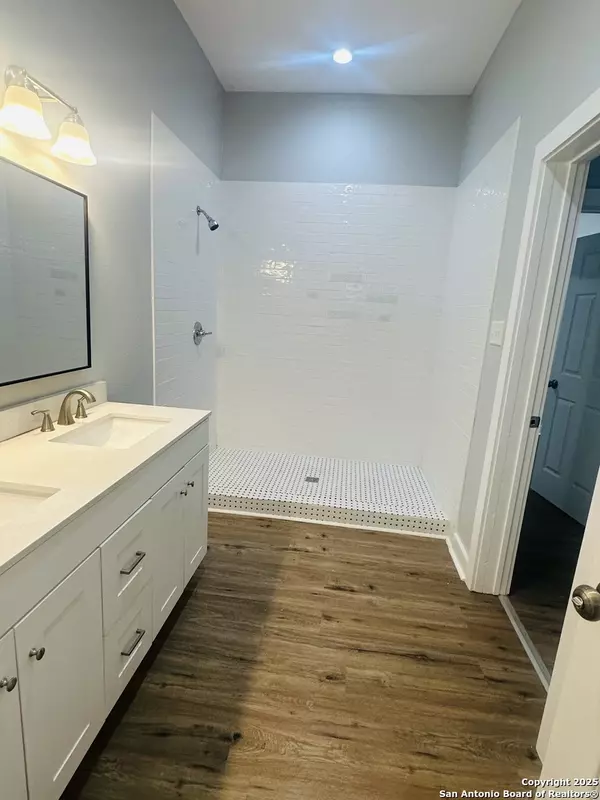 San Antonio, TX 78204,220 Furnish