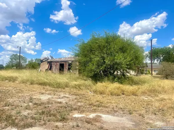 Mathis, TX 78368,715N FRONT