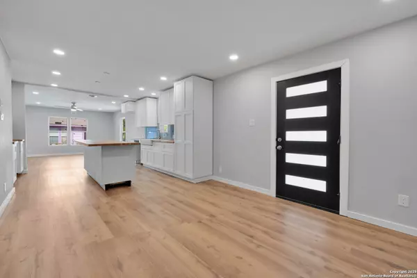 San Antonio, TX 78201,1126 W Lullwood