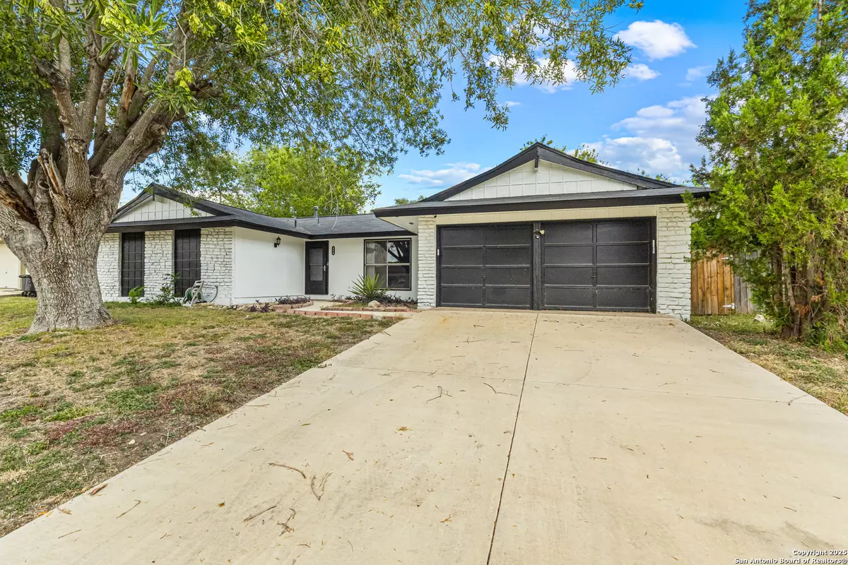 San Antonio, TX 78227,330 Whitecliff