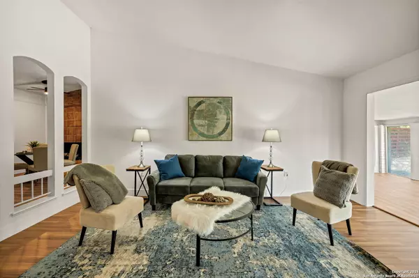 7637 Antique oak, Live Oak, TX 78233