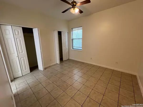 Universal City, TX 78148-3772,521 DUKEWAY UNIT 1