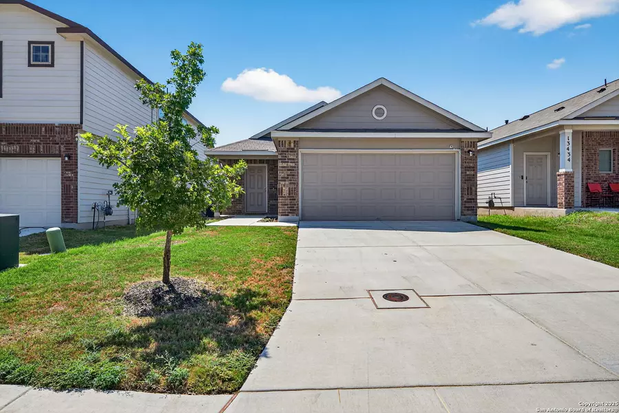 13438 Carter Cove, St Hedwig, TX 78152