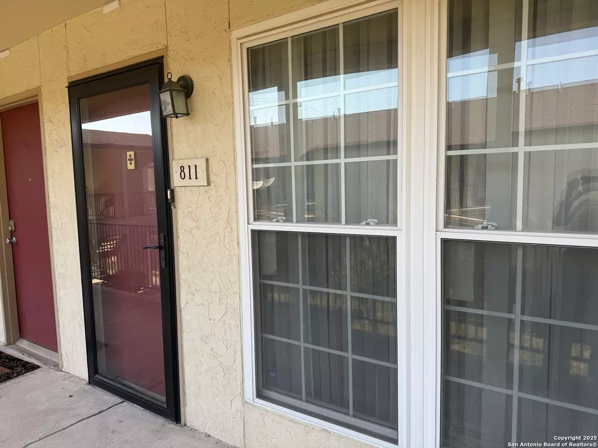 San Antonio, TX 78217,8702 Village UNIT 811