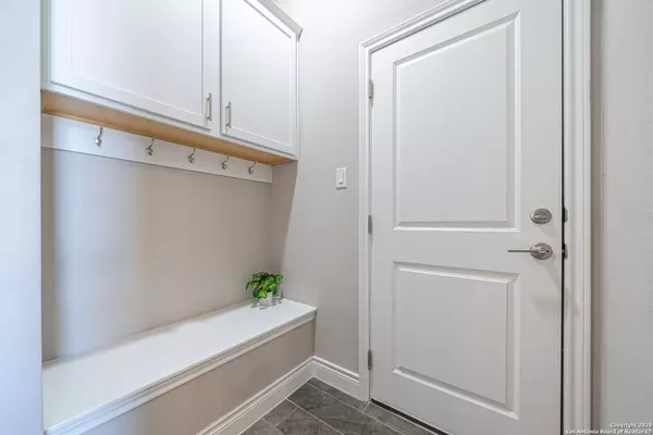 San Antonio, TX 78260,1180 Cadogan Squire