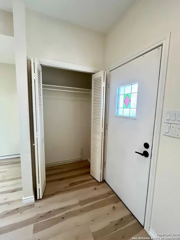 San Antonio, TX 78209,7731 Broadway UNIT A8