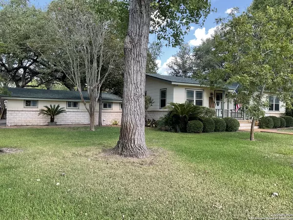 1408 LIBOLD DRIVE, Devine, TX 78016