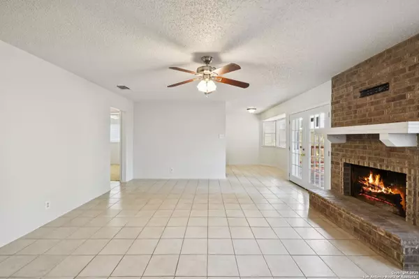 San Antonio, TX 78240,10330 Country Bluff