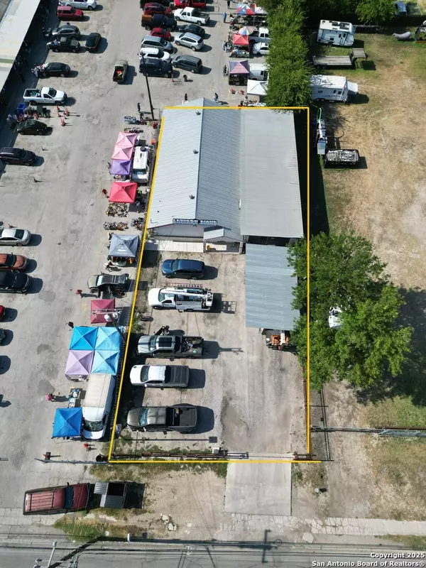 5250 Commerce, San Antonio, TX 78237