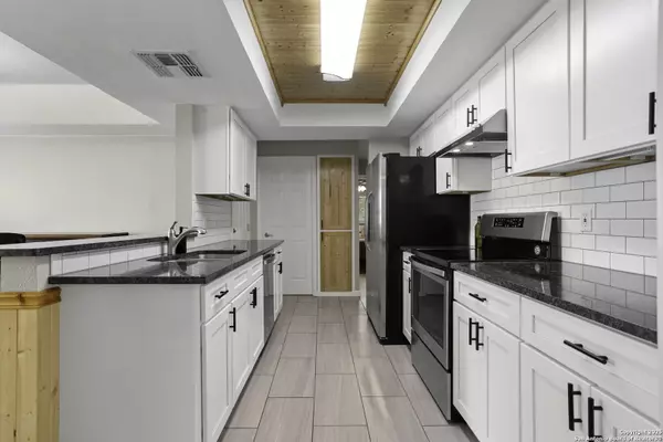 Live Oak, TX 78233,323 Cherrywood