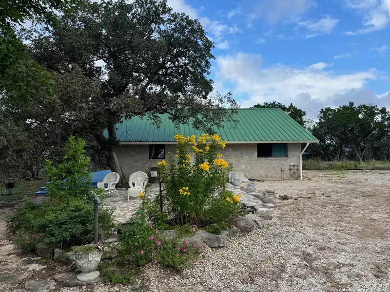 572 FM 2107, Medina, TX 78055