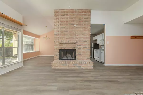 Live Oak, TX 78233,8126 Forest Bow