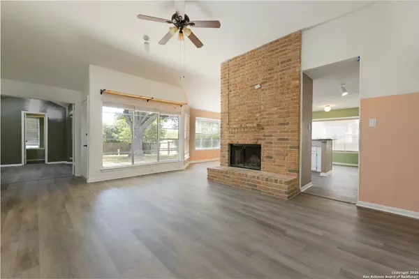 Live Oak, TX 78233,8126 Forest Bow