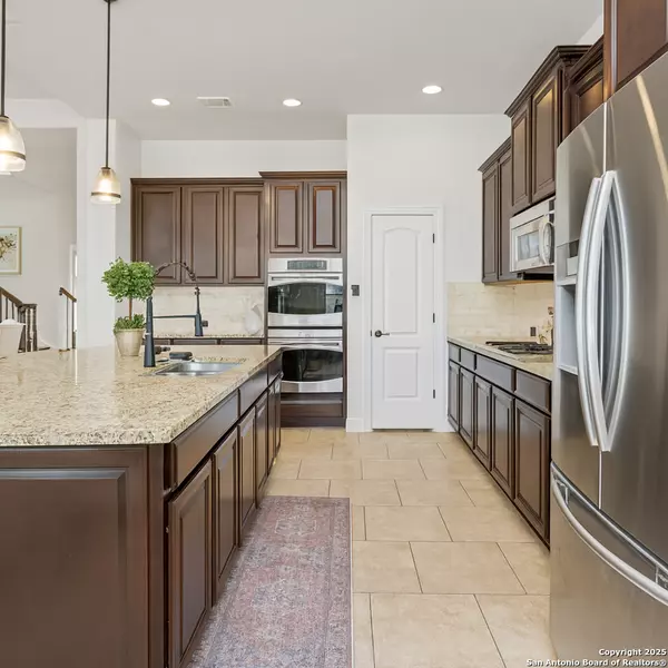 10807 Zedernholz Run New Braunfels, TX 78132