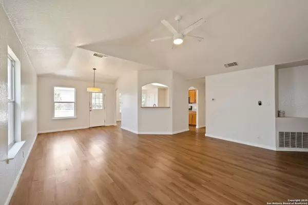 Converse, TX 78109,8531 Dusty