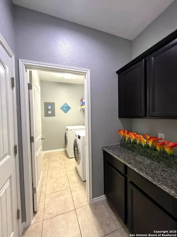 Converse, TX 78109-1988,10419 Bulwark Pk