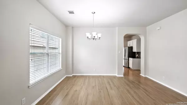 San Antonio, TX 78260,111 Mirror Lk