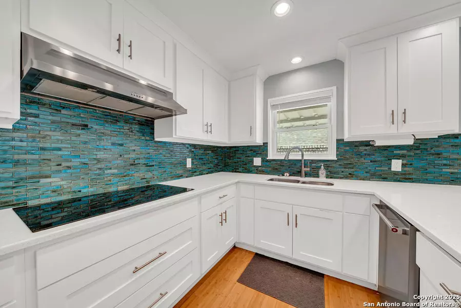 102 Ruelle UNIT 200-B, San Antonio, TX 78209