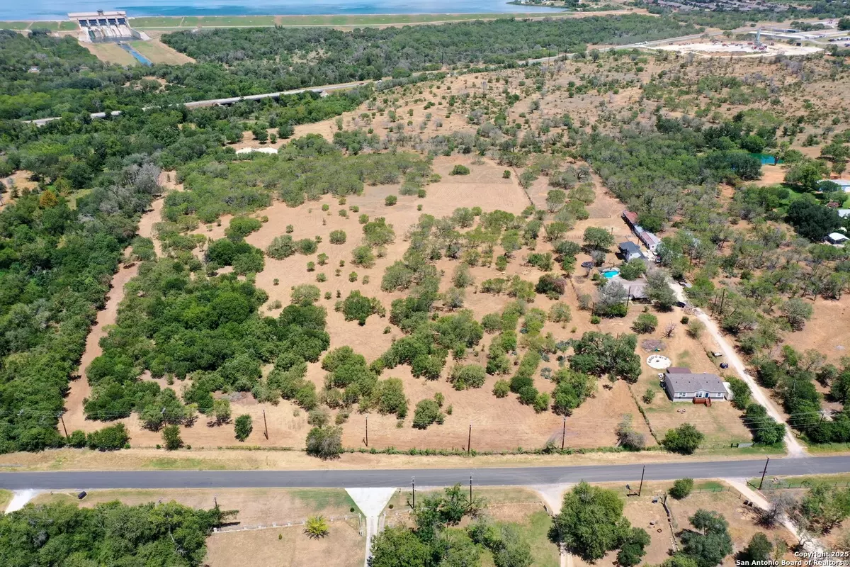 San Antonio, TX 78223,9805 Elmendorf LaVernia Rd