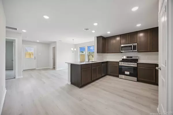 San Antonio, TX 78219,5902 Willow Point Blvd