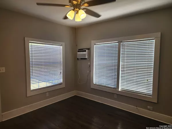 San Antonio, TX 78210-3046,632 RIGSBY AVE UNIT 1