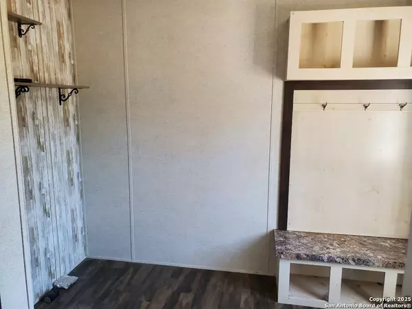 San Antonio, TX 78264,1005 Spur Ridge