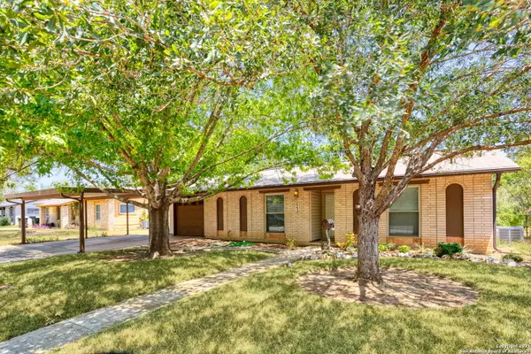 Schertz, TX 78154,443 River Road