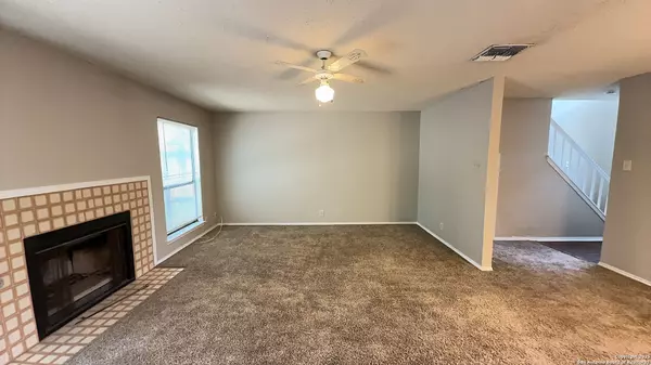 San Antonio, TX 78240,6931 Wright Way St UNIT 6933