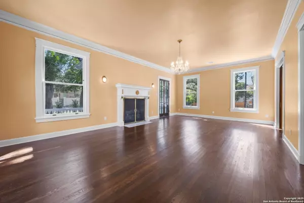 San Antonio, TX 78212,148 E Elsmere