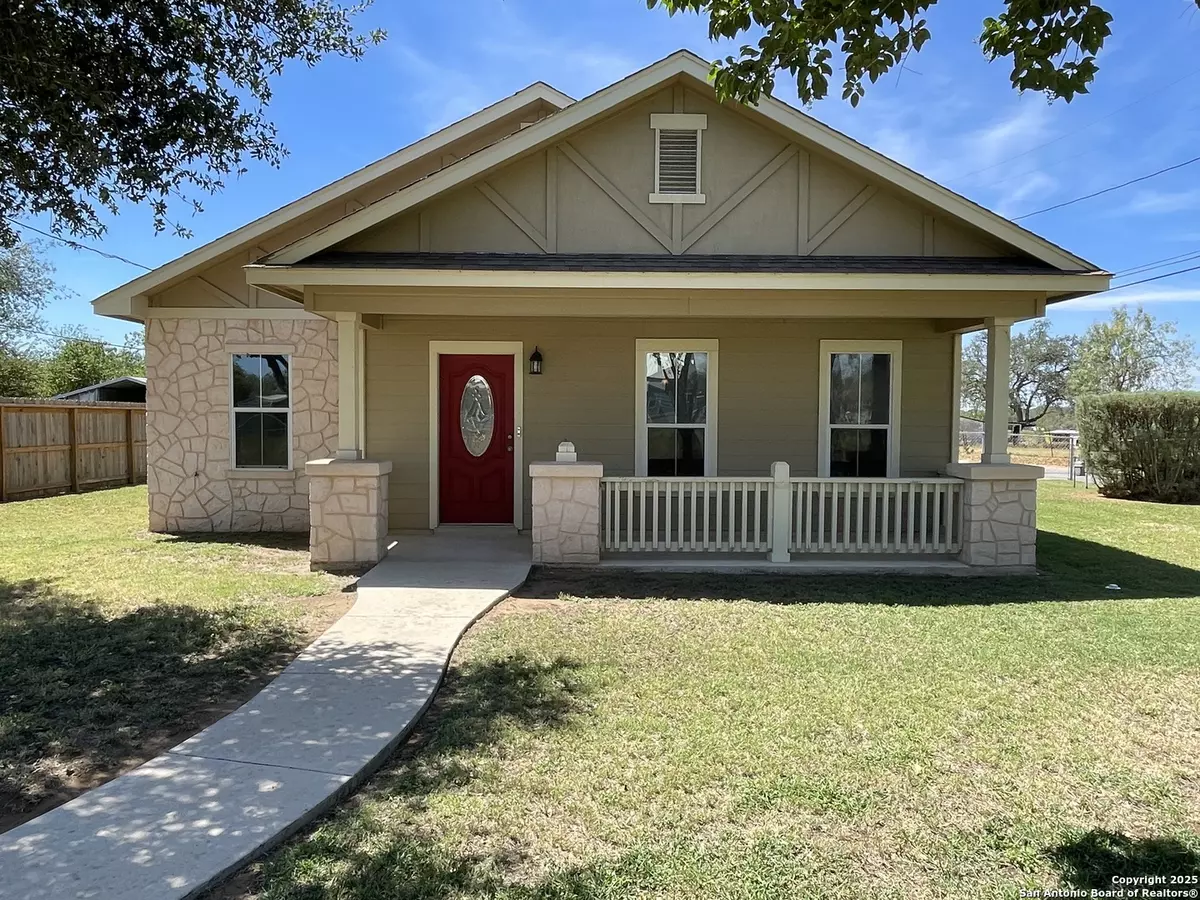 Devine, TX 78016,615 McAnnely