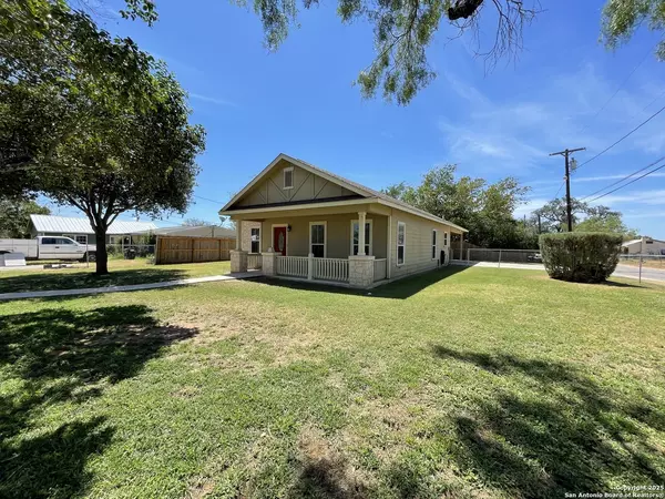 Devine, TX 78016,615 McAnnely