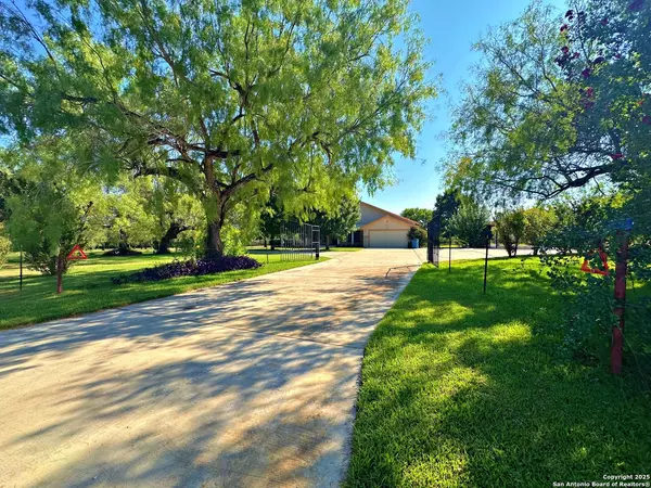 Charlotte, TX 78011,508 Lagunillas